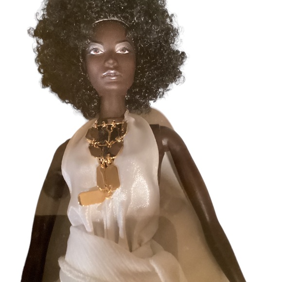 Barbie Nichelle Urban Hipster Doll, Gold Label- NIB - Picture 2 of 11